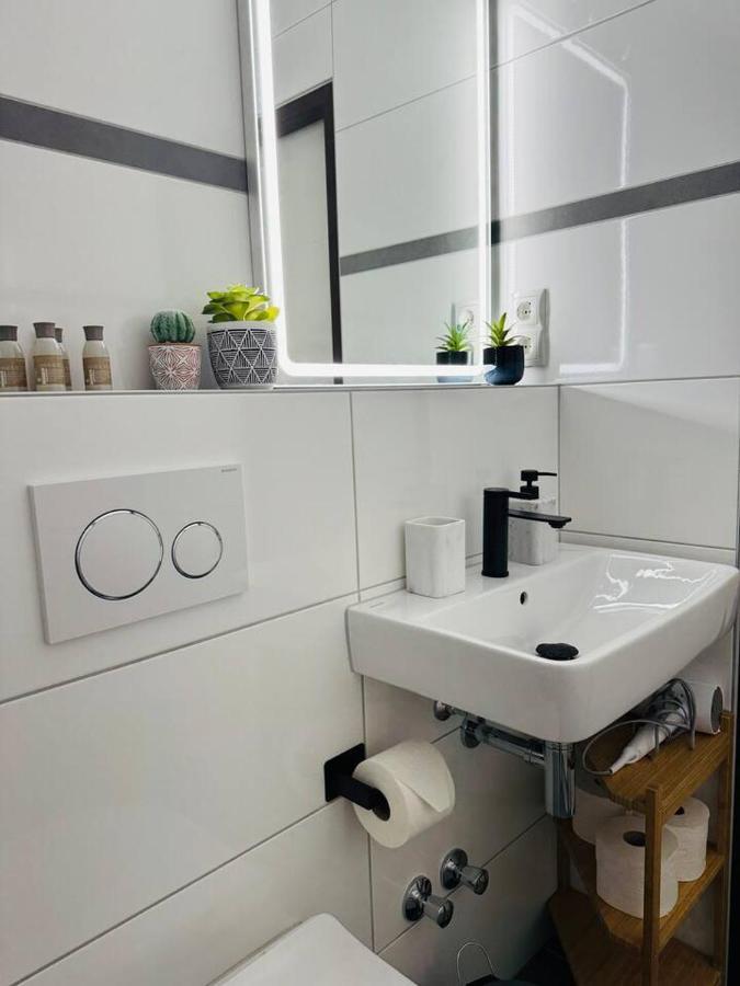 Klassen Stay - Design Studio In 11 Etage - Tolle Aussicht - Sauna, Pool - Netflix Lahnstein Exterior foto